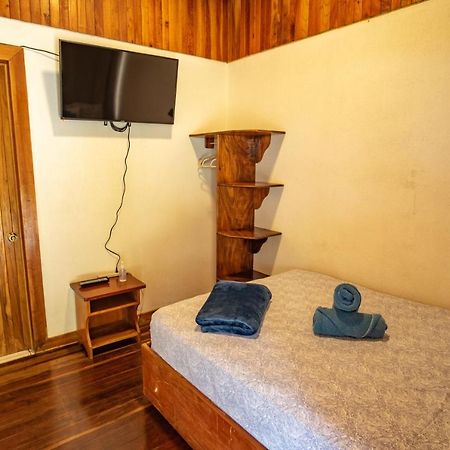 Cowboy Hostel - Habitaciones con Baño Privado Monteverde Exterior foto